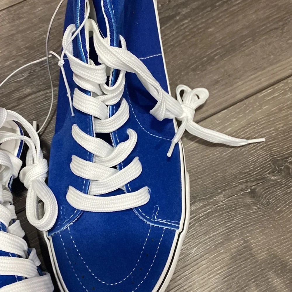 NWOT! UNLTD Blue‎ High-Top Sneakers